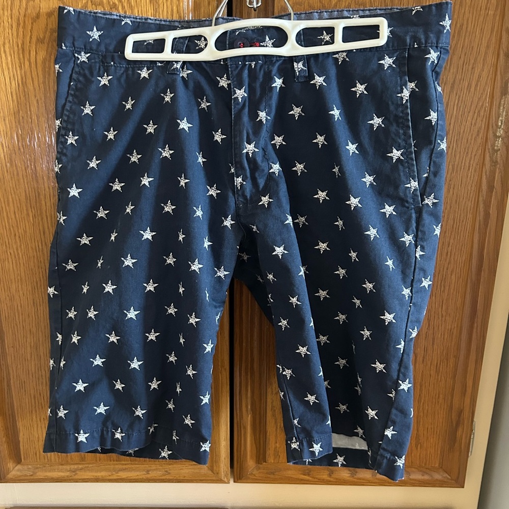 Beverly Hills Polo Club Men's Star-Patterned Blue Shorts - Picture 2 of 3